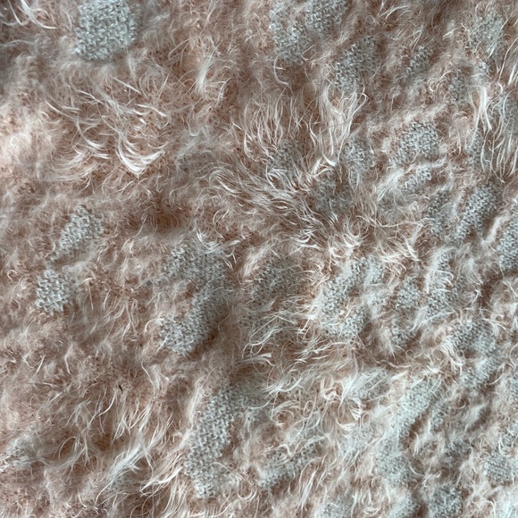 GB Girls soft pink fuzzy sweater - Picture 3 of 3